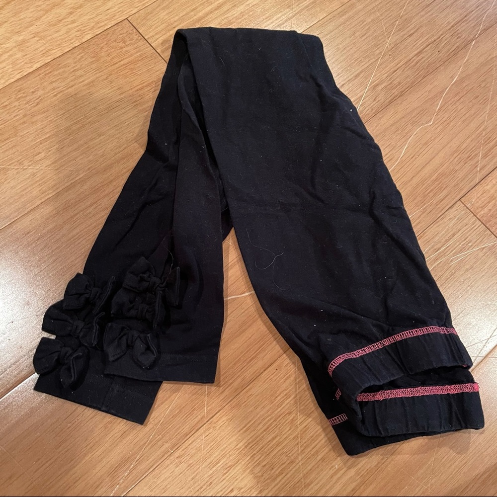 Betsey Johnson Black Leggings Bow Back m/l EUC